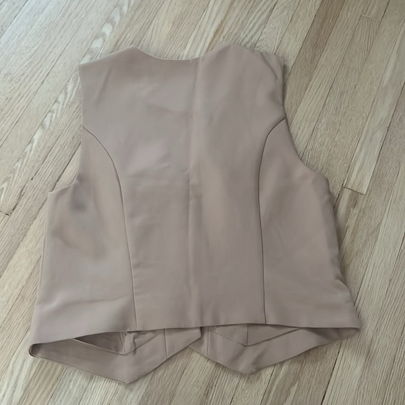 A&F vest - Picture 4 of 4